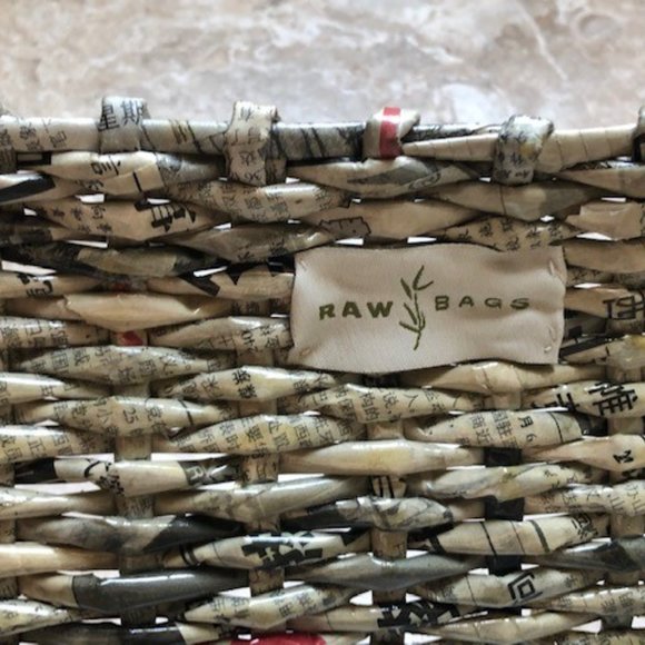 Recycle Newspaper Clutch - Picture 3 of 4